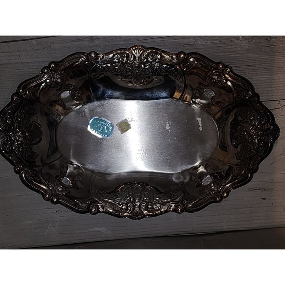 Vintage Wallace Silverplate St. Regis 9715 - Picture 2 of 4